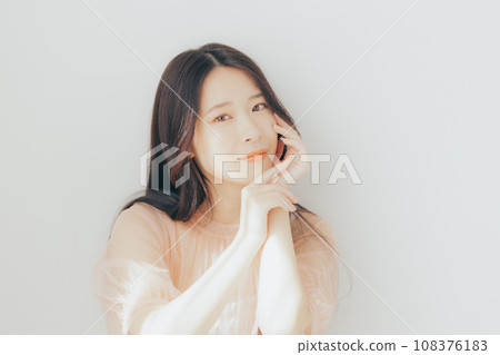 年輕女子的美女照片 年輕女子的美女照片 108376183