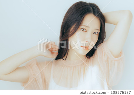 年輕女子的美女照片 108376187