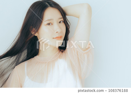 年輕女子的美女照片 108376188