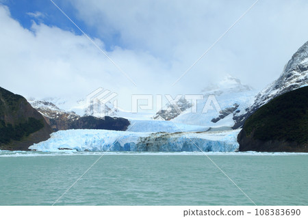 Spegazzini Glacier view from Argentino lake, Patagonia landscape, Argentina 108383690