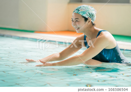 一個游泳 108386504