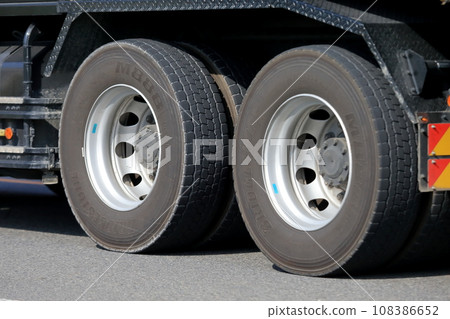 Truck tire Truck tire 108386652