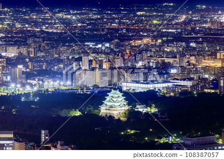從名古屋市米德蘭廣場看名古屋城的夜景 108387057