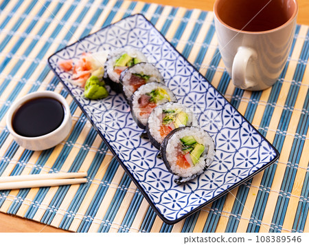 Japanese futomaki sushi Japanese futomaki sushi 108389546