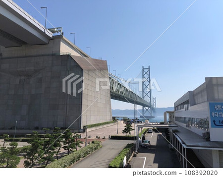 Akashi Kaikyo Bridge seen from Maiko Park 108392020