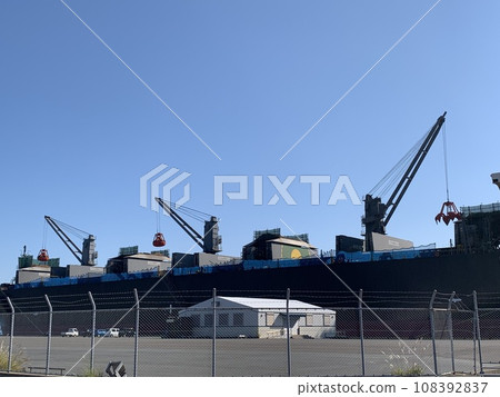 Cargo shipping cargo 108392837