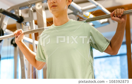 Men who play sports 108392873