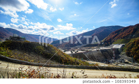 2023 年 11 月 從秋田縣右岸觀景台看成瀨水壩施工現場,最先進的水壩建設 2023 年 11 月 從秋田縣右岸觀景台看成瀨水壩施工現場,最先進的水壩建設 108393349