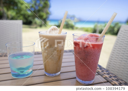 Scenery of Miyakojima's popular cafe (Blue Turtle) a 108394179