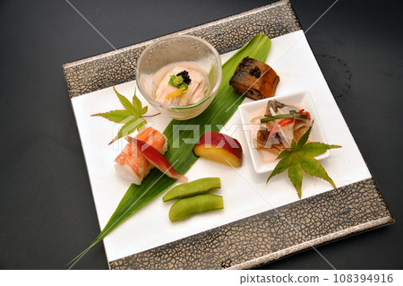 八寸，日本餐廳供應的時令食材烹製的菜餚 108394916