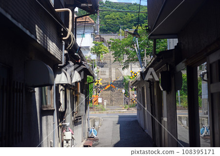 從尾道小巷看到慈光寺的階梯 -2 108395171