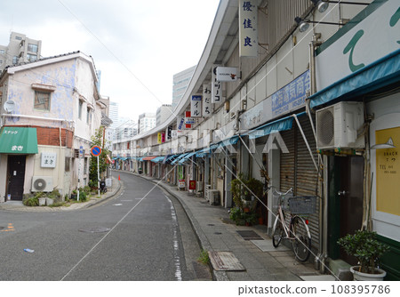Noge Miyakobashi shopping district building, which is often used as a filming location for dramas. 108395786