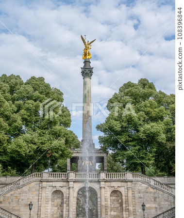 golden peace angel Friedensengel in Muenchen City Statue Munich fountain golden peace angel Friedensengel in Muenchen City Statue Munich fountain 108396844