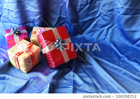 present box present box 108398352