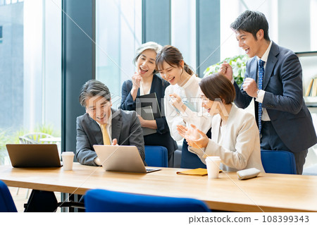 商業團隊合作掌聲 108399343