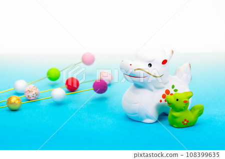 照片素材:令和6,2024年生肖屬龍,龍年賀年片素材(和風、和紙、千代紙、新年飾品等) 照片素材:令和6,2024年生肖屬龍,龍年賀年片素材(和風、和紙、千代紙、新年飾品等) 108399635