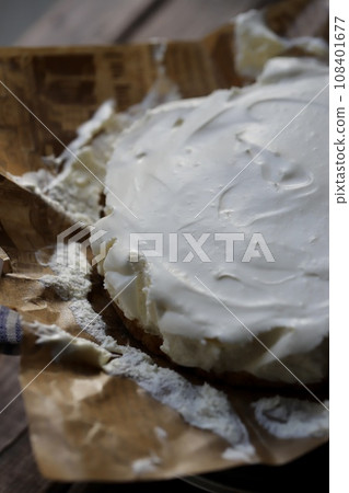 一整塊手工製作的半熟起司蛋糕 一整塊手工製作的半熟起司蛋糕 108401677