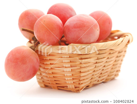 Organic red grapes Organic red grapes 108402824