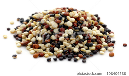 Fresh mixed quinoa 108404588