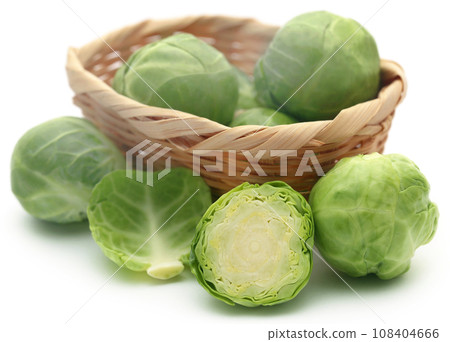 Rosenkohl or Brussels sprouts 108404666
