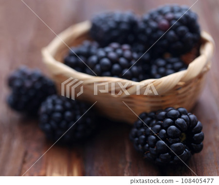 Fresh blackberries Fresh blackberries 108405477