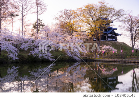 【新潟縣】櫻花盛開,春天的高田城跡公園 【新潟縣】櫻花盛開,春天的高田城跡公園 108406145