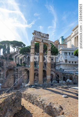 Forum historical landmarks of Rome 108406903