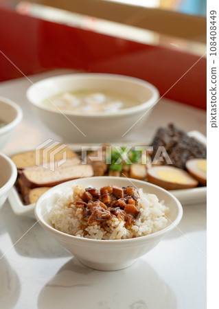 Braised pork rice Taiwanese-style meat soboro bowl roulow fan 108408449