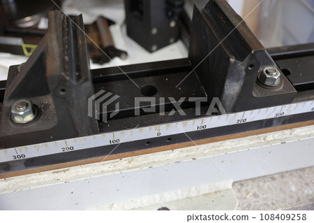 Jigs used in machine tools 108409258