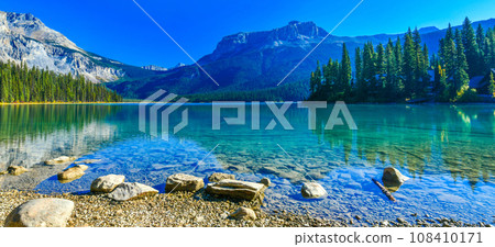 Emerald Lake,Yoho National Park in Canada Emerald Lake,Yoho National Park in Canada 108410171