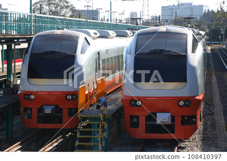 常磐線：停在勝田車輛中心的E653系列車 108410397