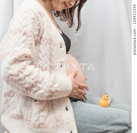 [Maternity image duck] 108413349