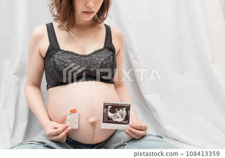 [孕婦形象 - 護身符與迴音照片] 108413359