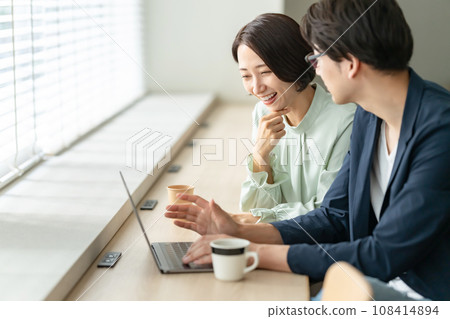 business, business man, female 108414894