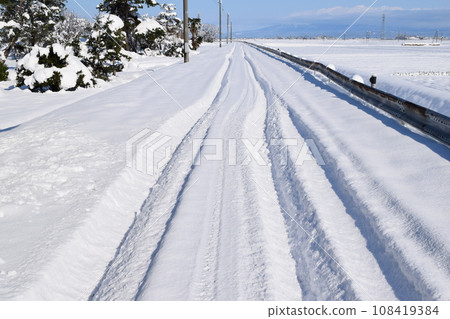 山形縣大雪地區的道路 山形縣大雪地區的道路 108419384