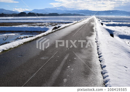山形縣大雪地區的道路 山形縣大雪地區的道路 108419385