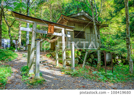Tatsuzawa Fudo Myooson in early autumn, Inawashiro Town, Fukushima Prefecture 108419680
