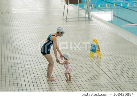 嬰兒游泳 108420894