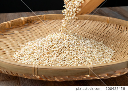 灑出黏稠的大麥 108422456