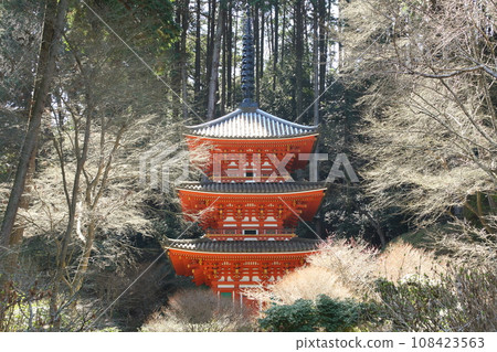 Triple tower at Iwafuneji Triple tower at Iwafuneji 108423563