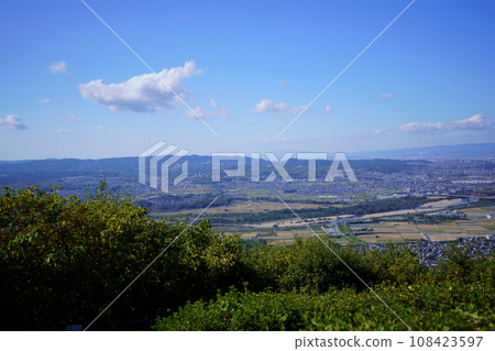 A grand panorama overlooking the flow of the Kizugawa River from Mantoroyama Observation Deck 108423597