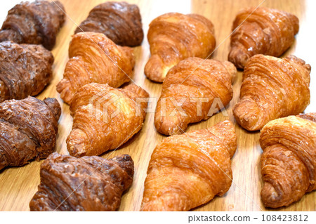 Delicious croissant 108423812