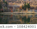 Autumn leaves peak 108424001
