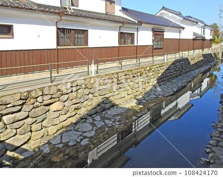 福岡縣浮羽市的熱門旅遊景點白壁街,古老的街道景觀 福岡縣浮羽市的熱門旅遊景點白壁街,古老的街道景觀 108424170