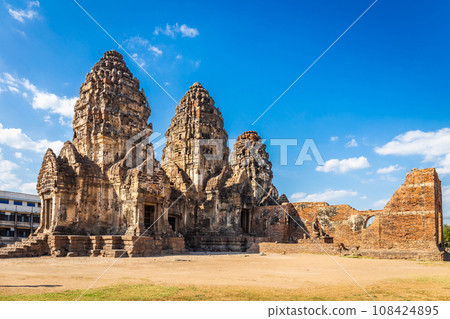 Phra Prang Sam Yot temple with monkey, ancient architecture in Lopburi, Thailand Phra Prang Sam Yot temple with monkey, ancient architecture in Lopburi, Thailand 108424895
