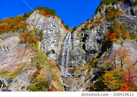 Fukuen Otaki Fall離開Hakusan Shirakawago White Road Fukuen Otaki Fall離開Hakusan Shirakawago White Road 108429612
