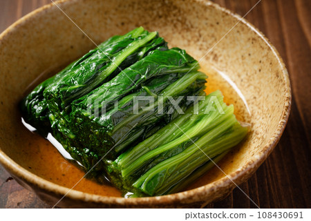 用菠菜蘸 用菠菜蘸 108430691