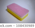 散發著不安氣氛的海綿 108430989