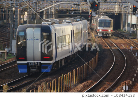 Trains running through the Meitetsu Main Line! Trains running through the Meitetsu Main Line! 108434158