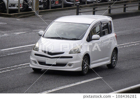 緊湊型小型貨車道路駕駛 緊湊型小型貨車道路駕駛 108436281